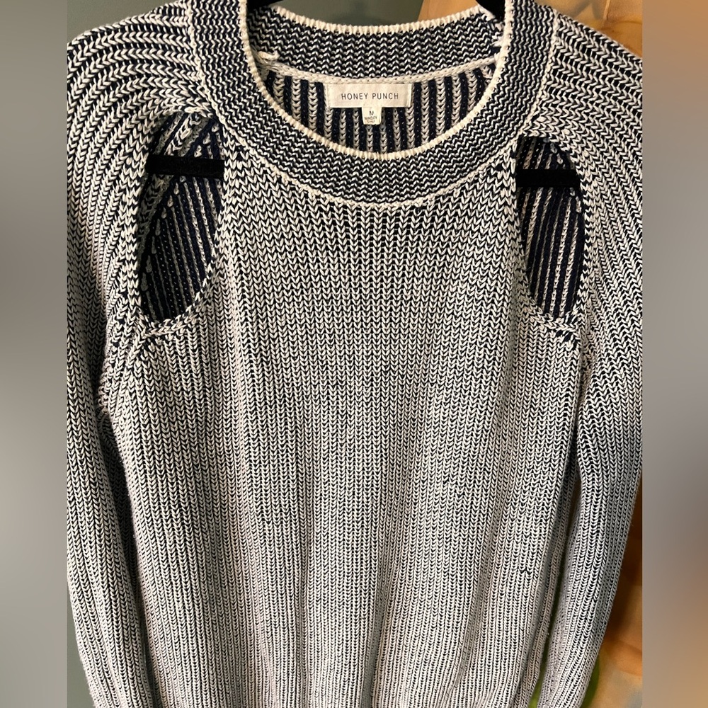 Honey Punch Sweater. Medium. Like New!